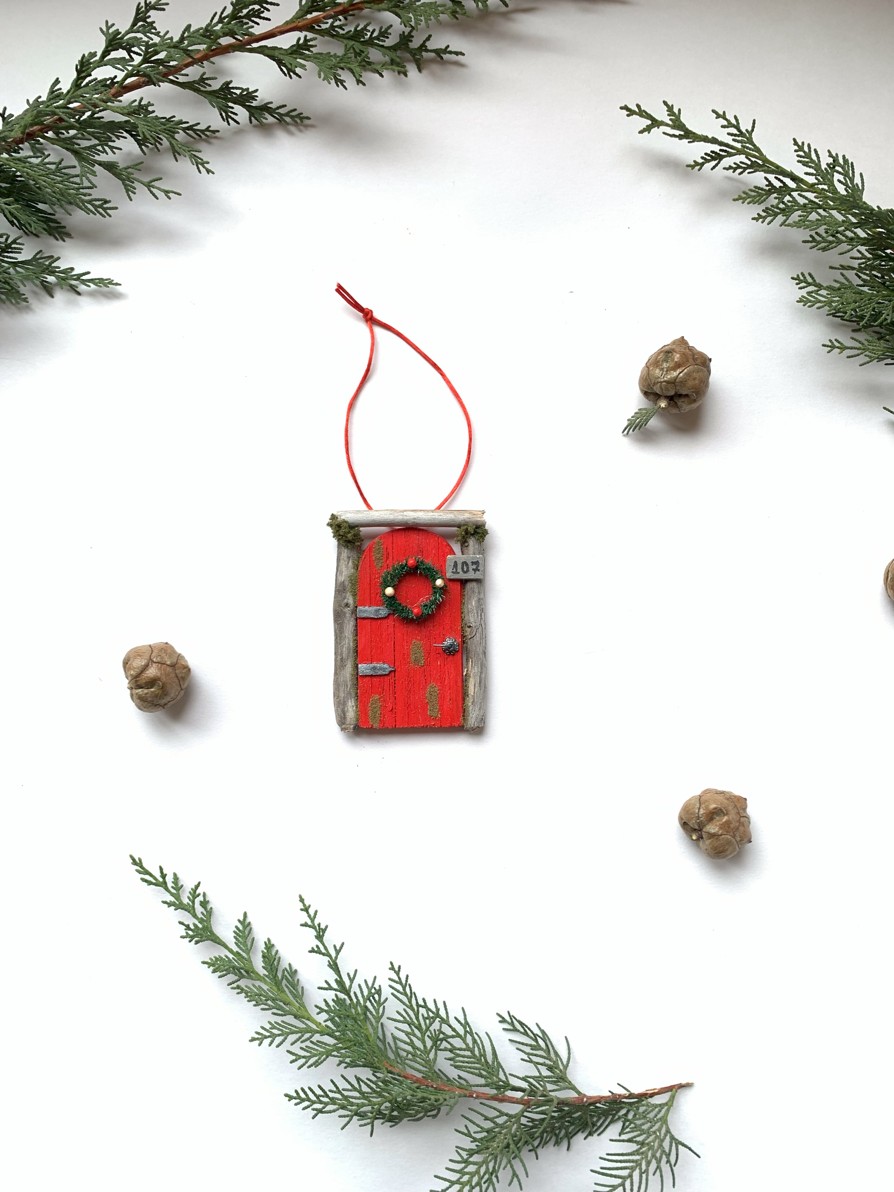 Christmas tree toy (miniature doors)